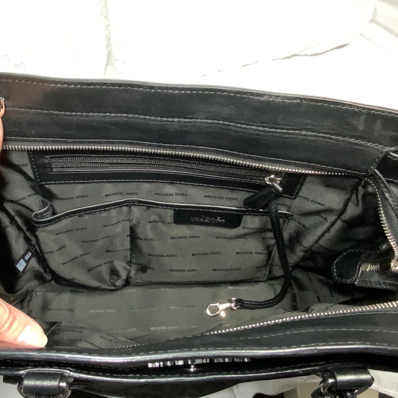 Michael Kors Signature Dee Dee Tote - Picture 7 of 16